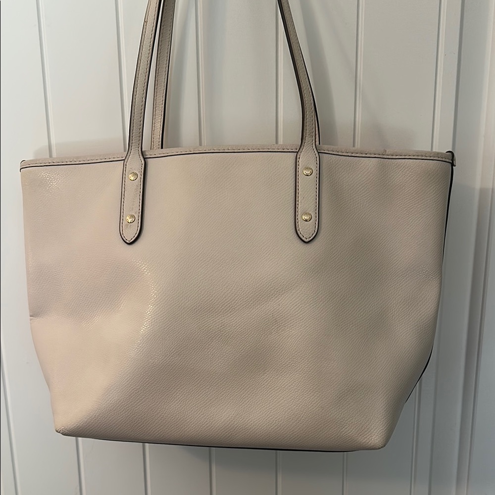 Coach Cream Leather Tote Spacious Everyday Essential - Picture 4 of 8